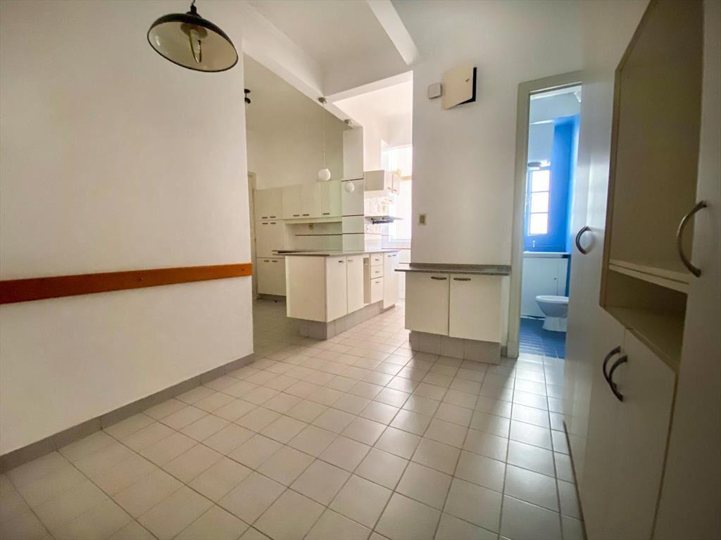 Venta Apartamento tres Dormitorios dos Baños con Renta en C