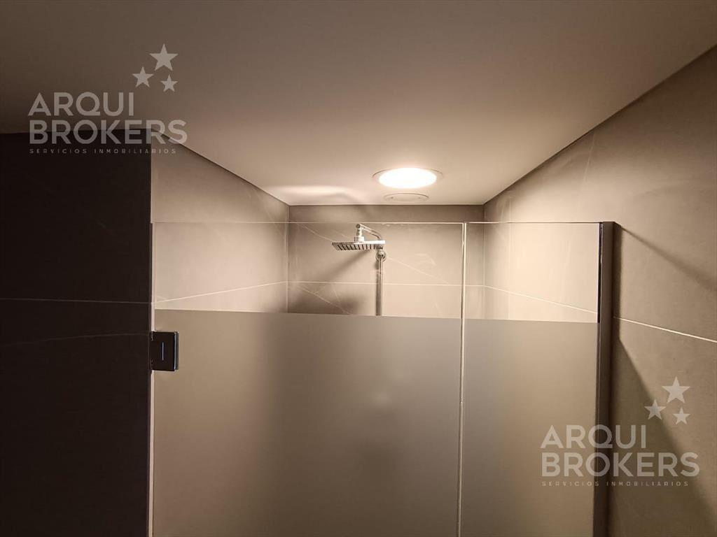 Apartamento de 3 dormitorios en venta en Buceo 2604