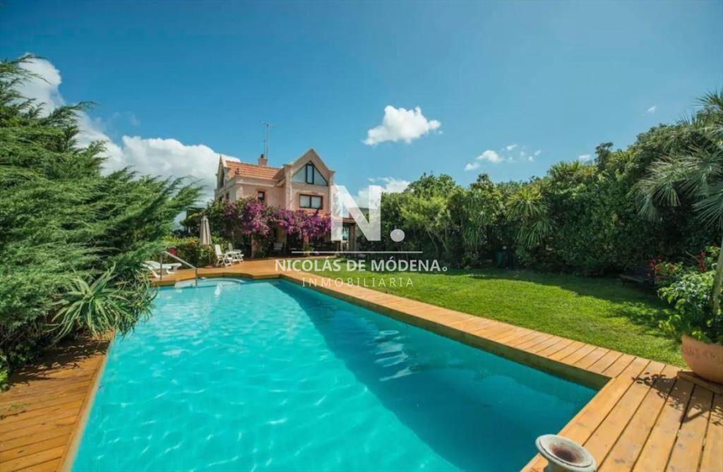 Espectacular casa sobre el Mar, gran oportunidad.