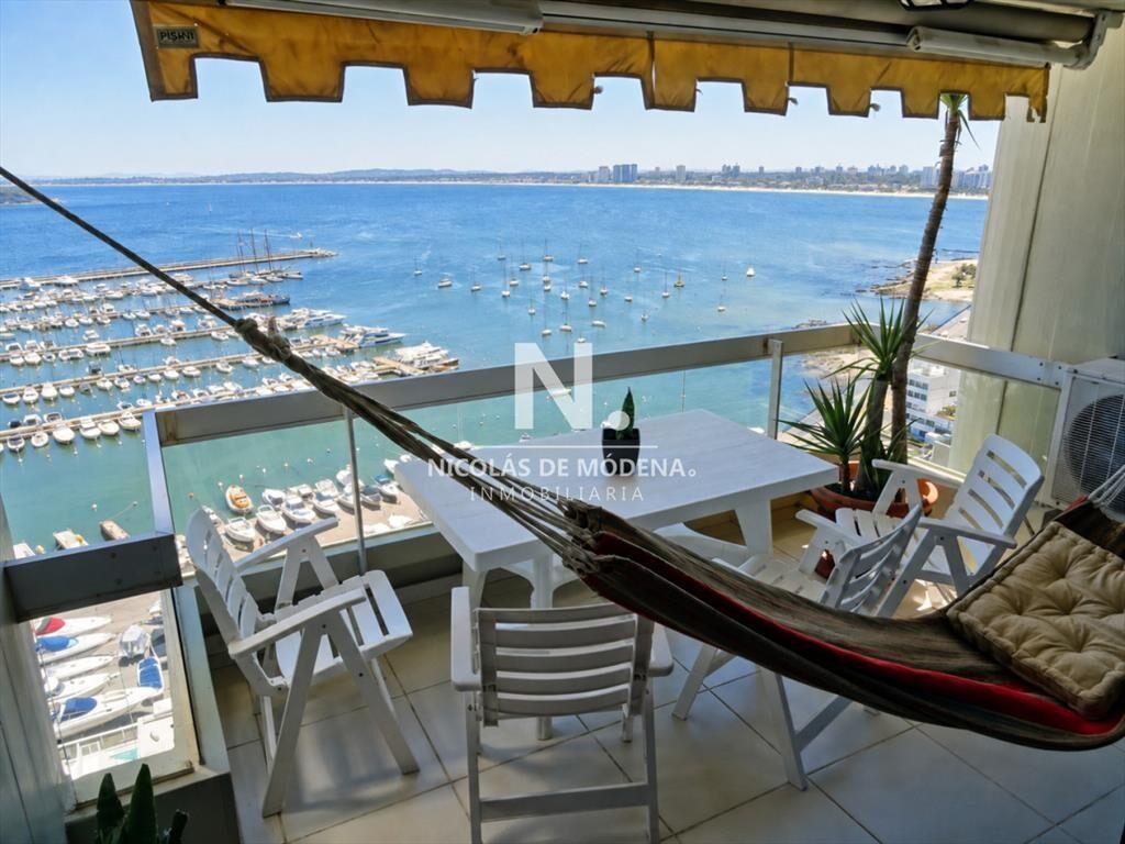 Oportunidad. Vende apartamento con hermosa vista al puerto,