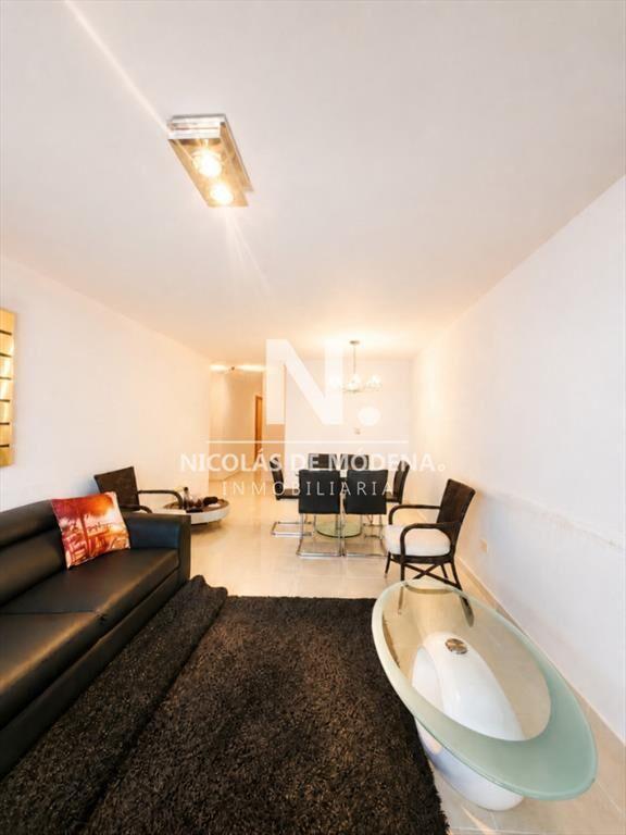 Departamento en venta en Seasons Tower, a metros