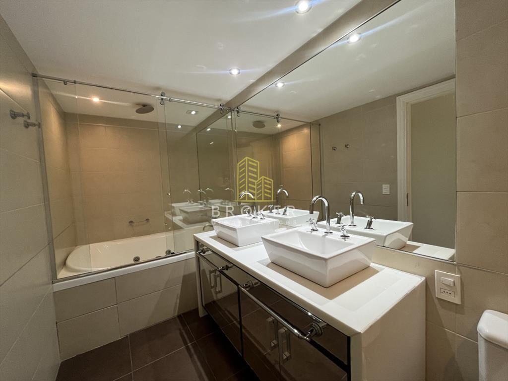 Apartamento de 3 Dormitorios Vista al Mar en del