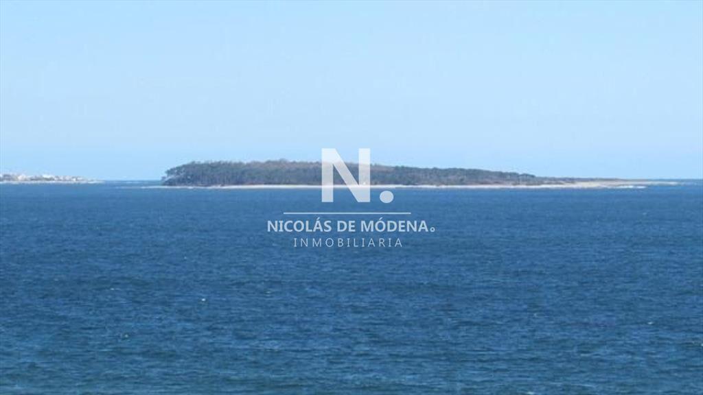 Venta de departamento de 3 dormitorios en Punta