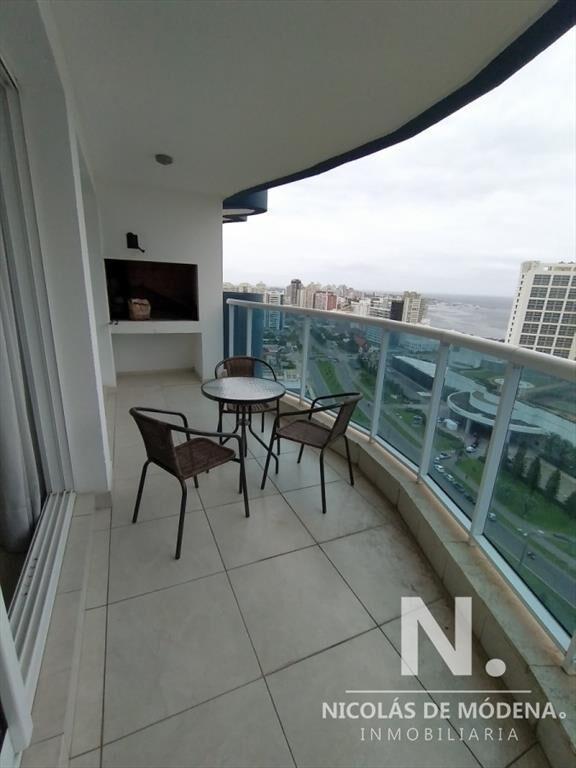 Playa Mansa , deartamento de 2 dormitorios en venta