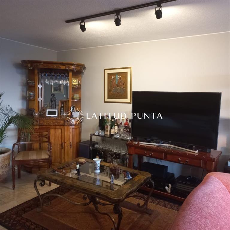 Apartamento en Roosevelt, 3 dormitorios más