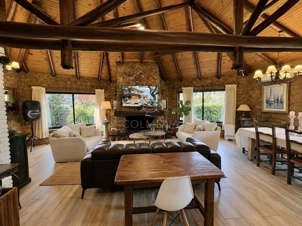 CASA EN VENTA Y ALQUILER ANUAL EN PINARES