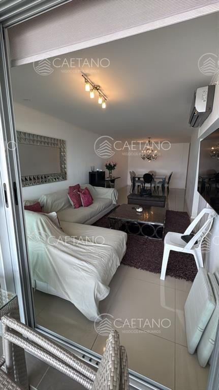 Apartamento en Alquiler de 3 dormitorios en Punta del este