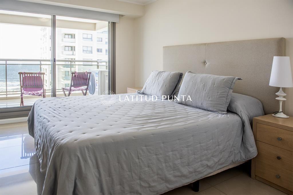 Apartamento en Imperiale, 3 dormitorios en suite.