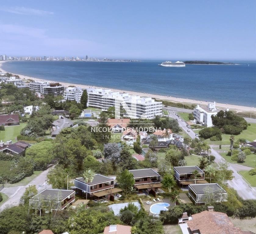 Vende casa de 3 dormitorios en Punta del Este a