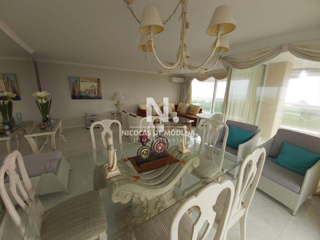 Hermoso Departamento en venta en Coral Tower.