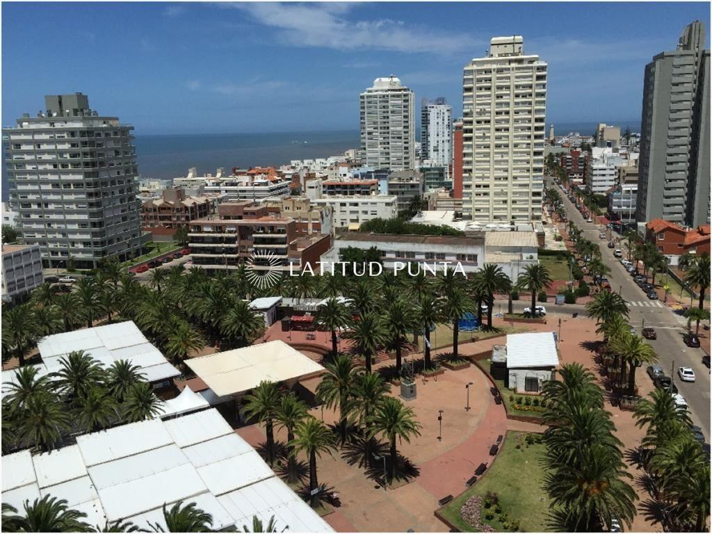 Piso alto en Península, 1 dormitorio y medio