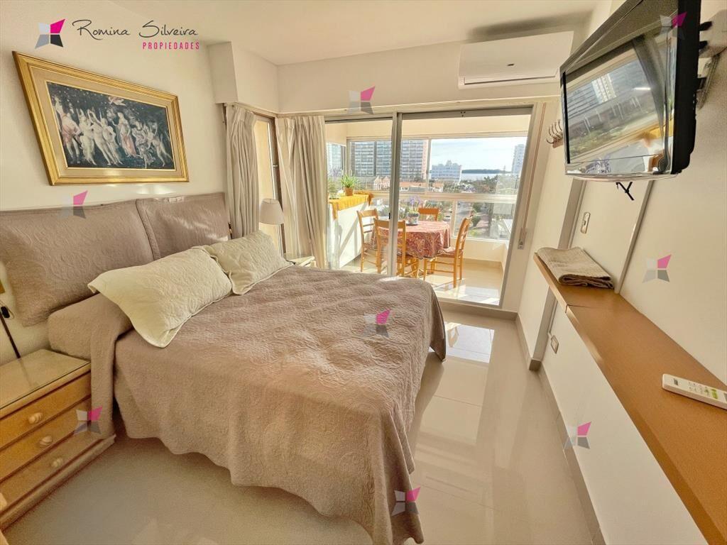 Edificio con todos los servicios, a pasos de centro y cerca