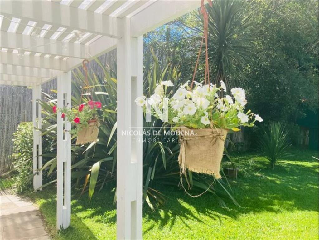 Vende casa en Pinares, cercania a la playa de 3 dormitorios