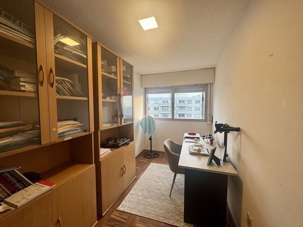 DUPLEX, PISO ALTO, EXCELENTE UBICACION.