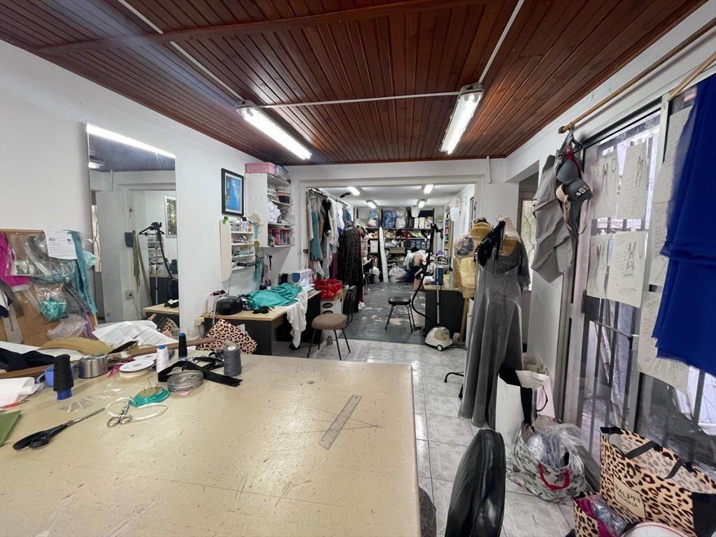 Venta de Casa con 4 dormitorios y doble garaje en Pocitos