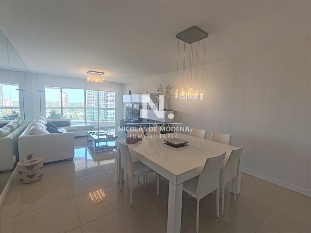 Apartamento de 2 dormitorios en Torre Aquarella