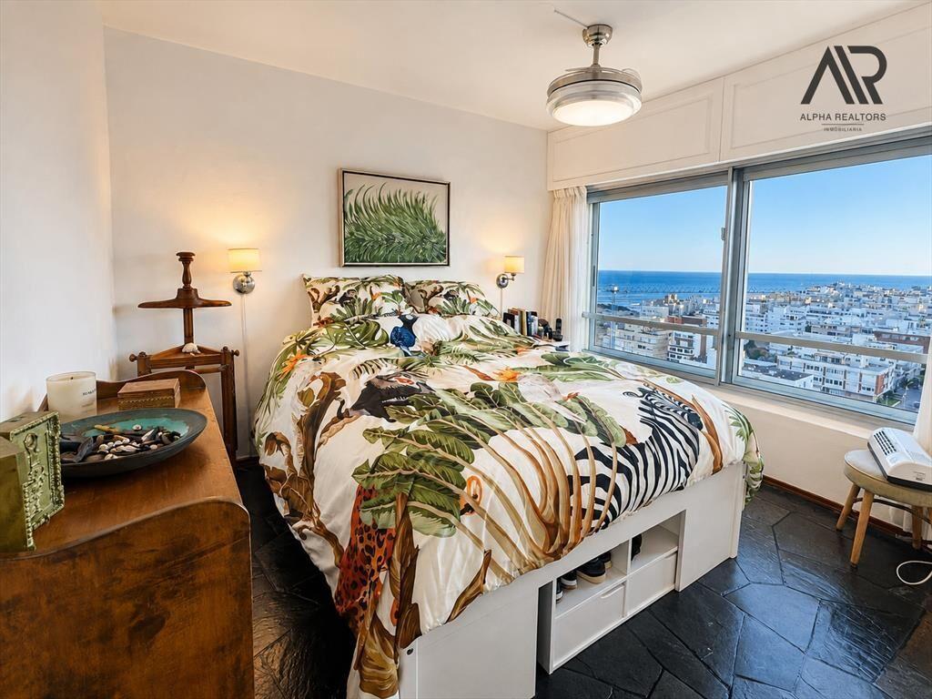 Apartamento en venta c/ cochera en Península