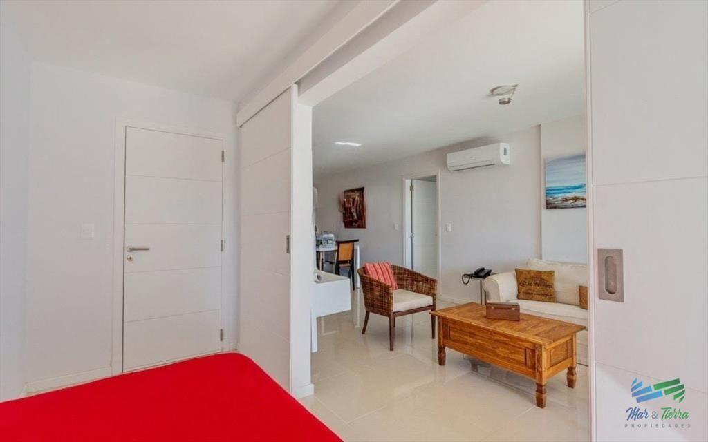 Venta apartamento de 2 dormitorios y medio con en