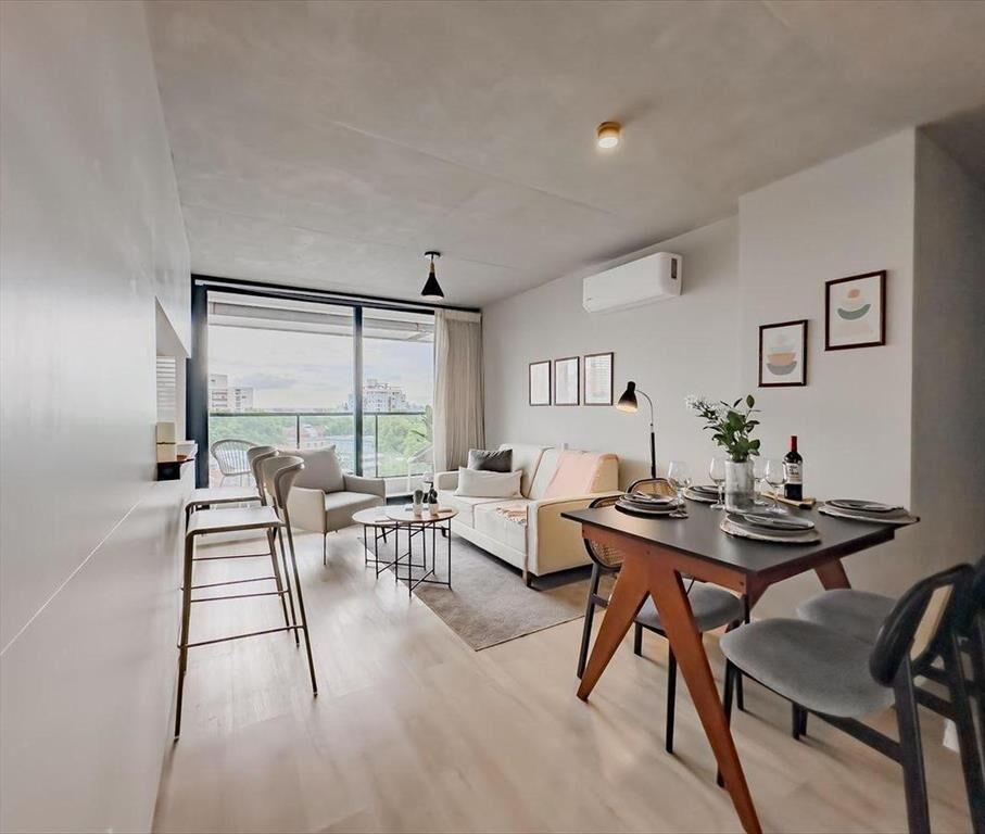VENTA APARTAMENTO AV. LIBERTADOR 1 DORM CON PATIO