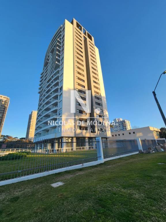 Departamento de 2 dormitorios en venta, en Punta