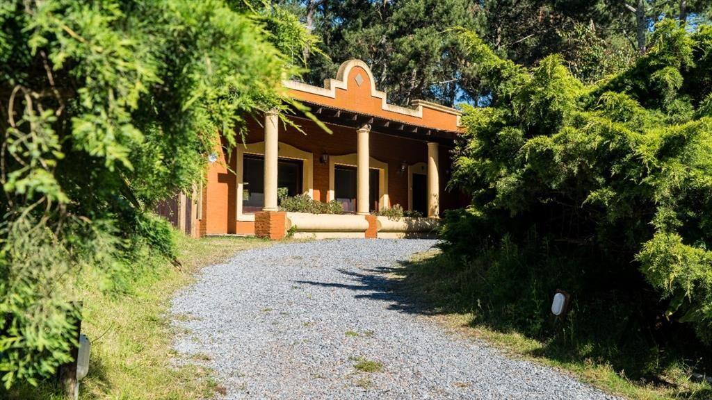 Casa en venta c/ cochera en Pinares