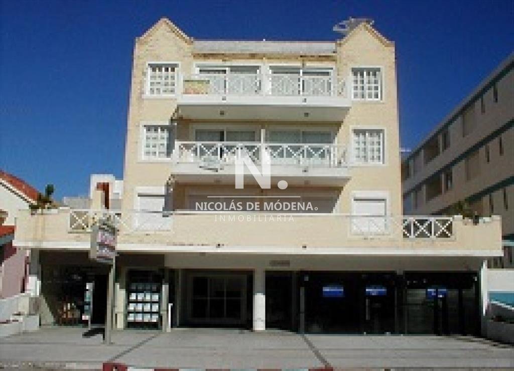 En venta apartamento en Península de 2 con