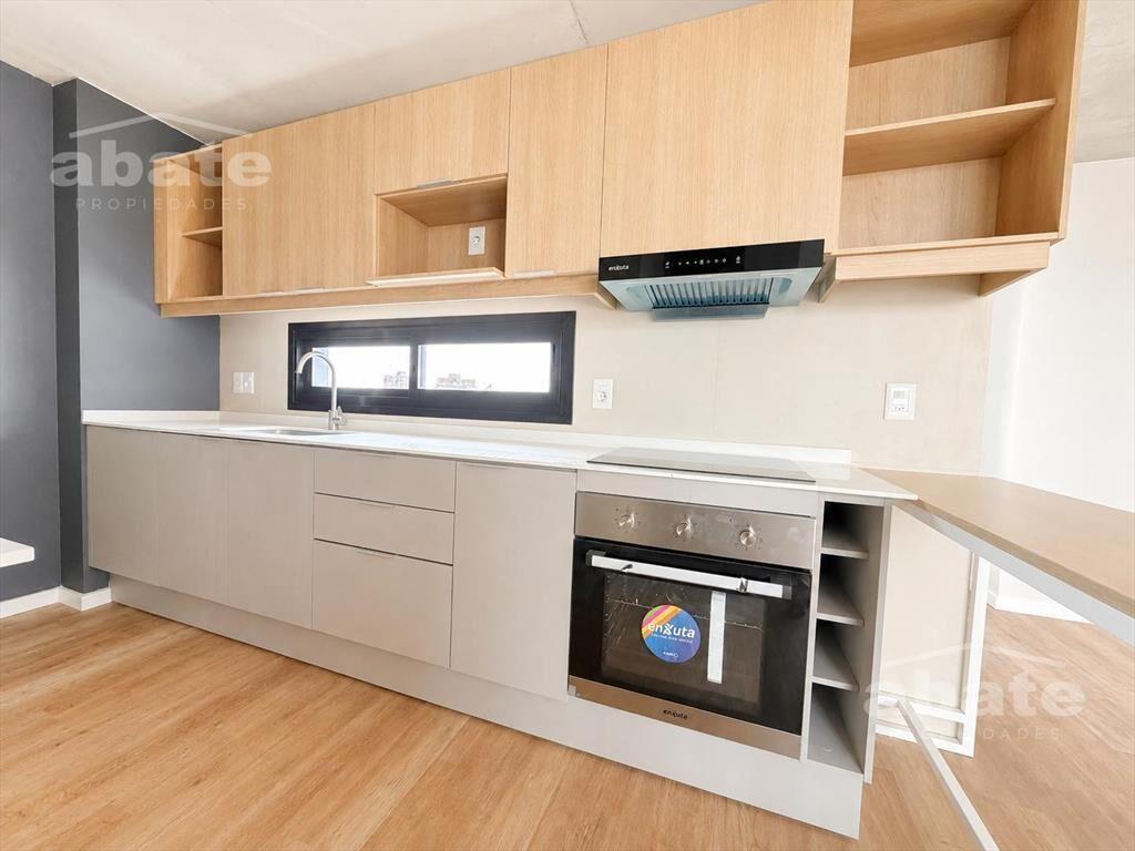 Venta Penthouse 2 Dormitorios, en Buceo con garaje doble