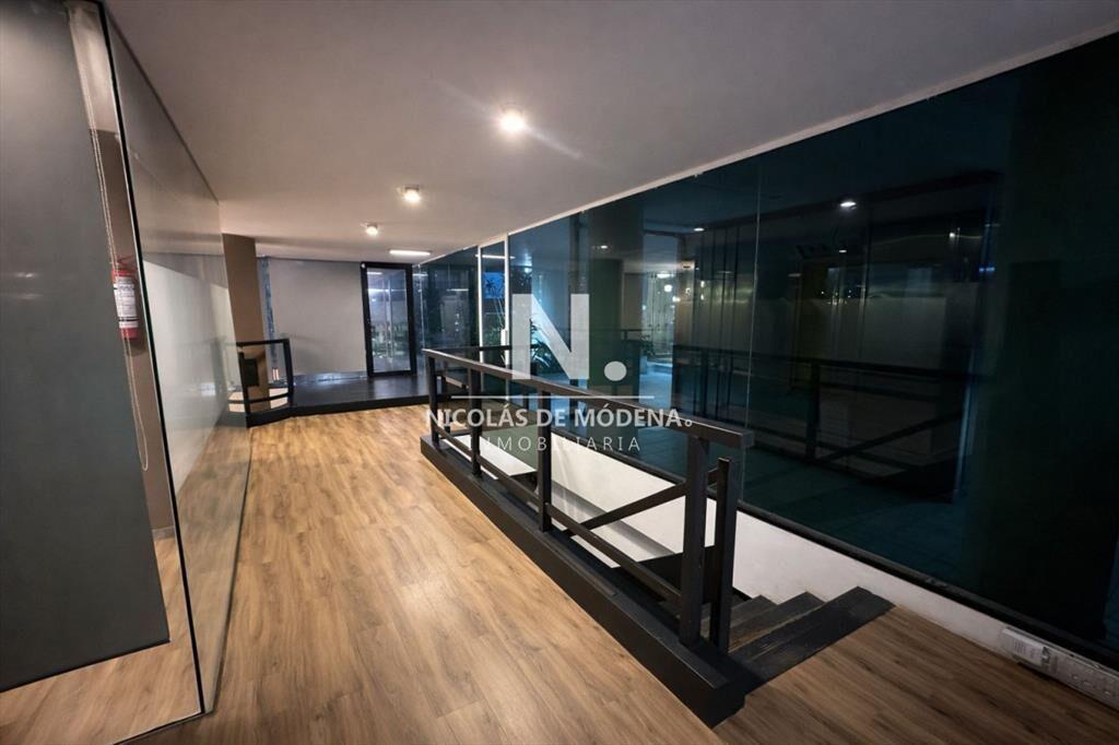 ALQUILER Local comercial + oficinas de 154 m²
