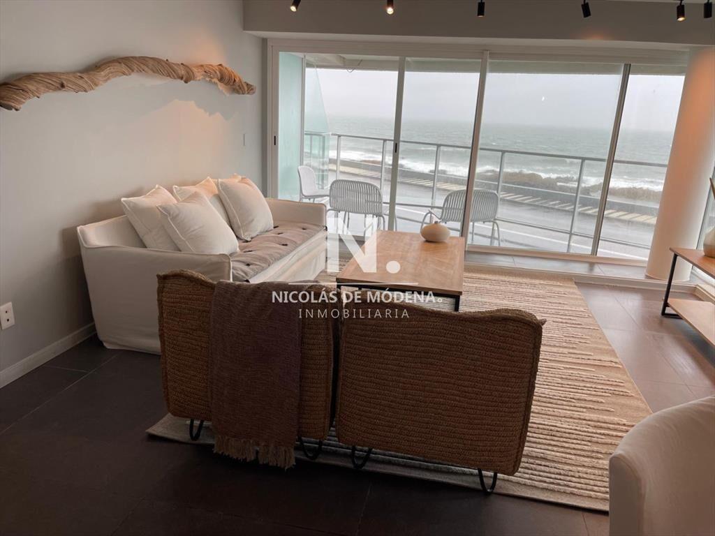 Apartamento con excelente vista, a metros del mar