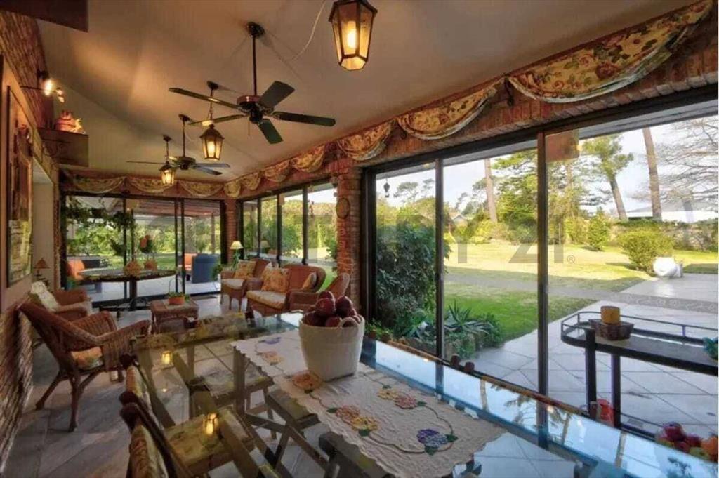 Casa Hermosa,7 Dorm y 8 baños, a Mtrs De La Playa,Garaje+...