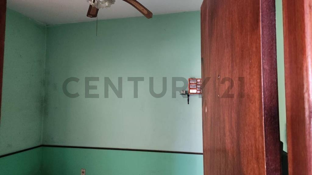 Venta de gran casa en el Cerro de Montevideo a 1 cuadra d...