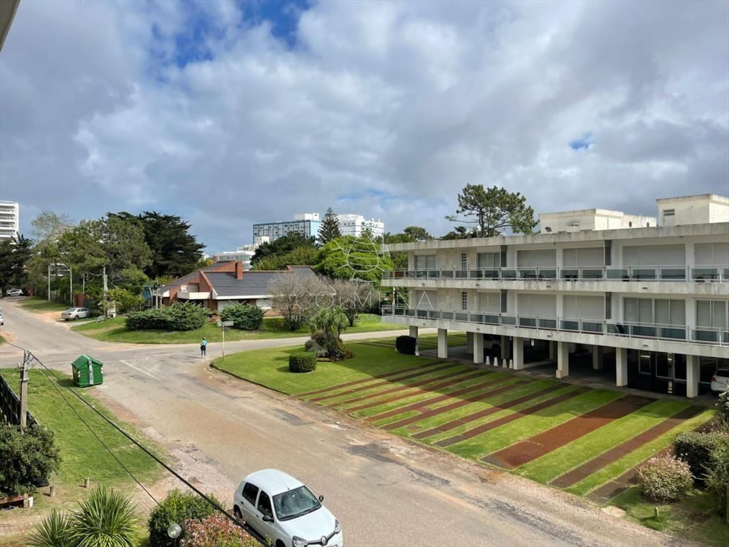 Apartamento de 2 Dormitorios en Aidy Grill - ALQUILER ANUAL