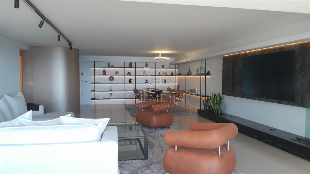 Amplio apartamento en Primera línea de playa del