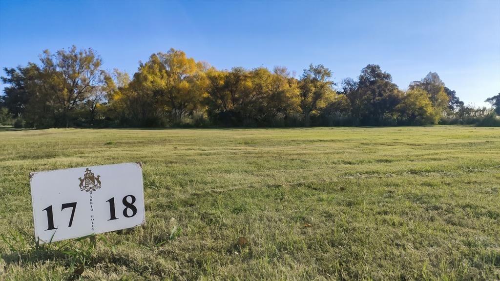 Lote 17 de 1.878 m² en Venta en Village & Golf