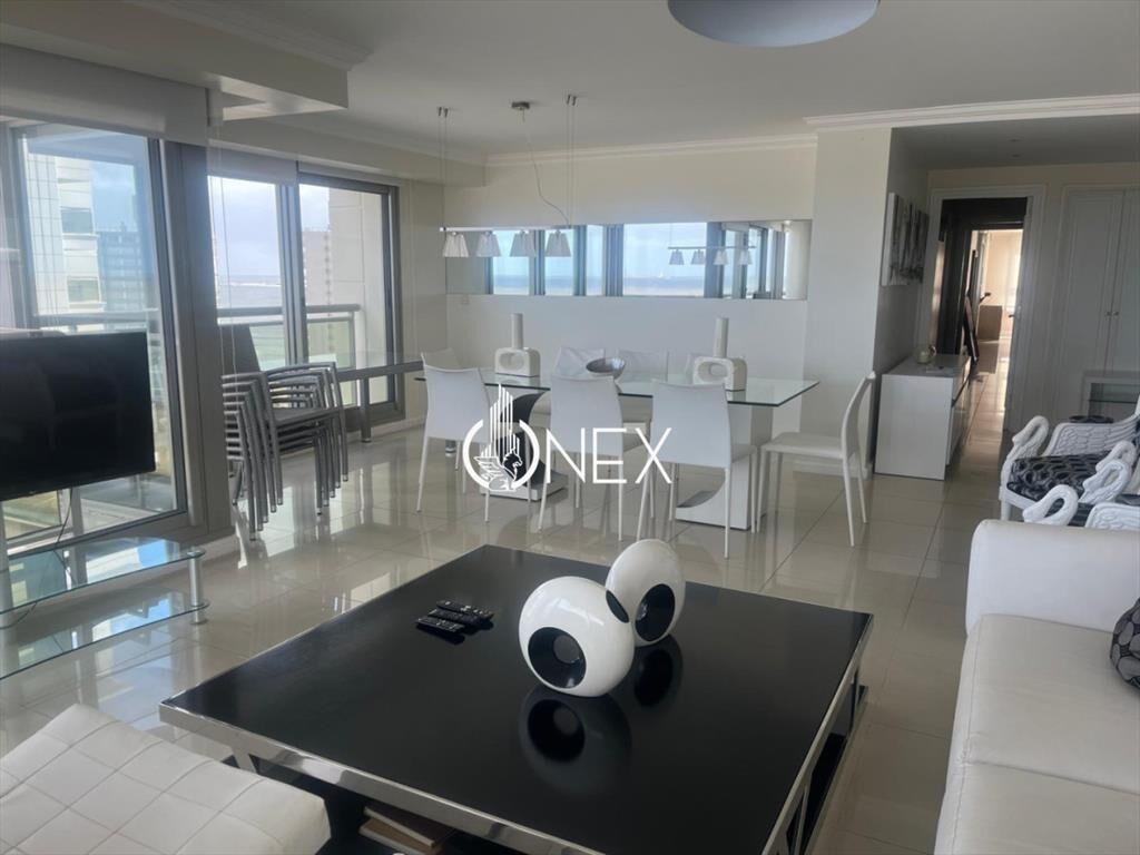 Venta apartamento de 3 dormitorios en suite más