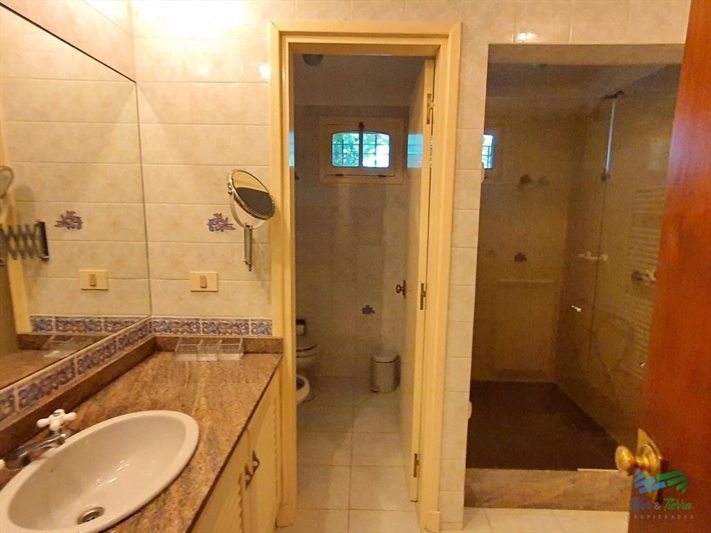 Vendo casa 4 dormitorios, terreno 3.000 m2, piscina, en Bra