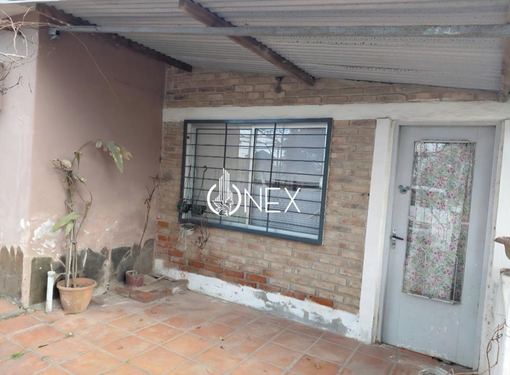 Venta de Casa Esquina con Galpón y Local en a 5
