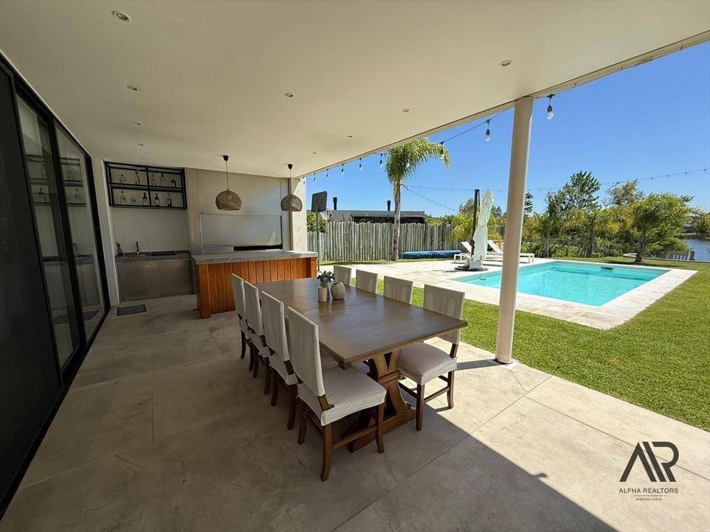 Casa en venta c/ cochera en Viñedos de la Tahona