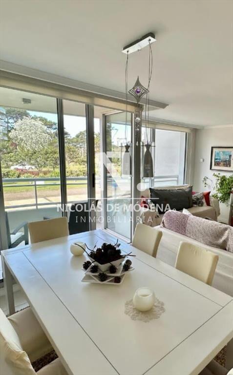 Se vende excelente apartamento con vista en Punta