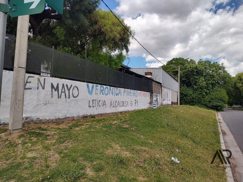 Galpón en venta de 375m2 ubicado en Nuevo París