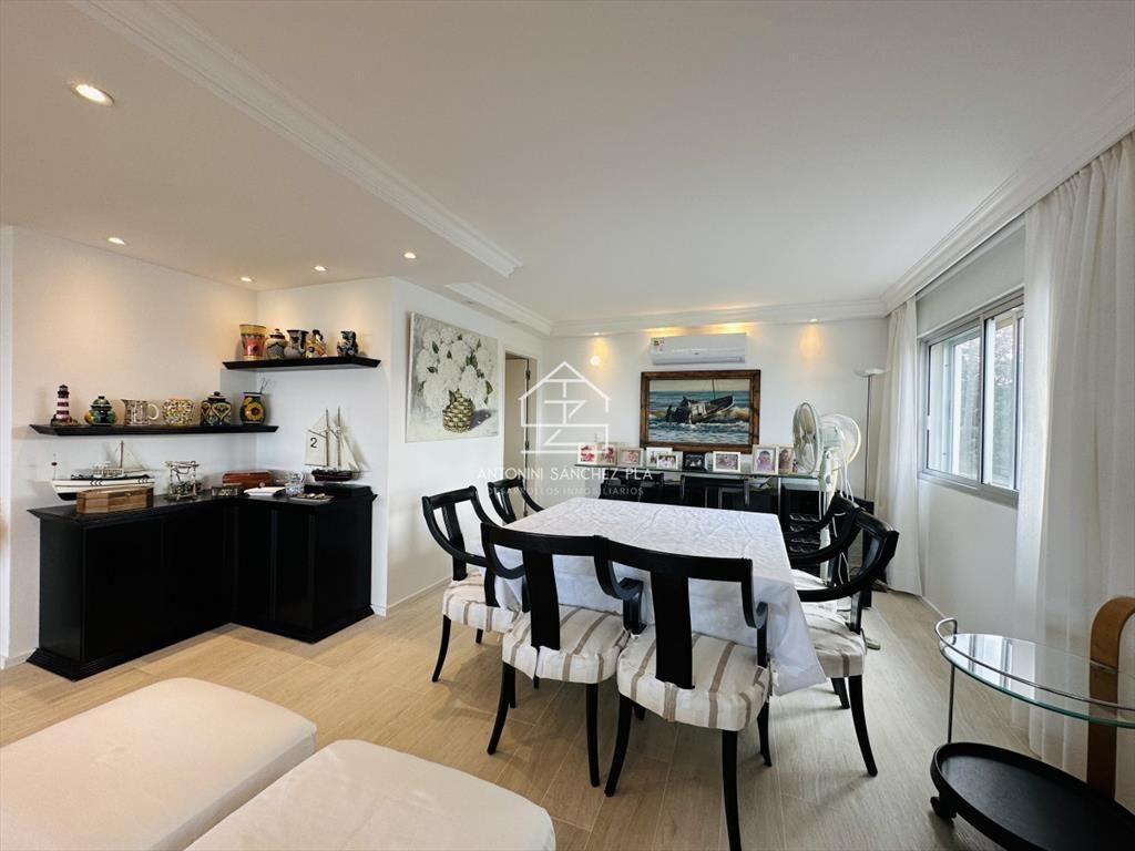 Venta  y alquiler de apartamento de 4 dormitorios en Punta