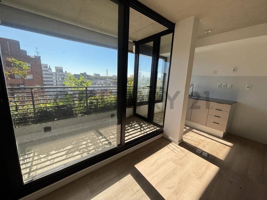 Av. libertador piso alto .Venta apartamento 3 Dorm , 2 Ba...