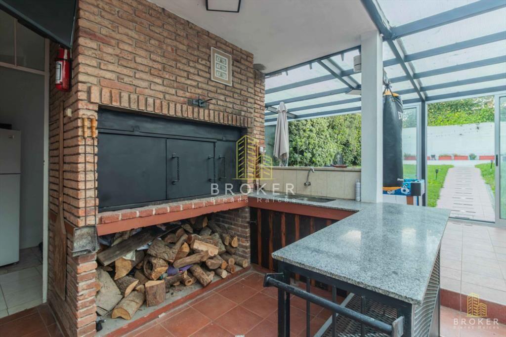 Venta Casa 3 dormitorios Malvin Piscina Barbacoa