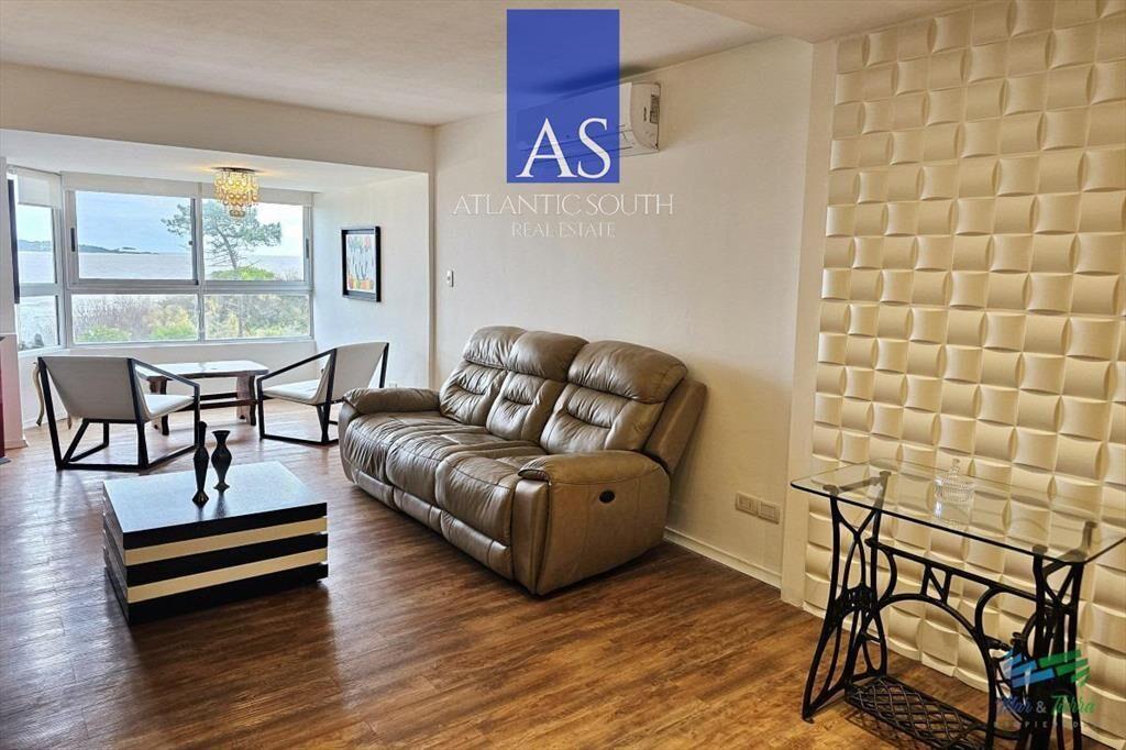Apartamento 3 dormitorios primera línea frente al mar en P