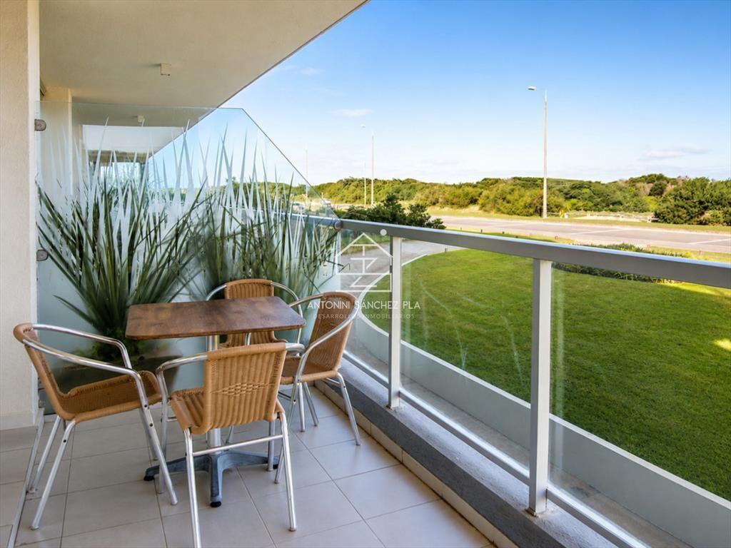 Apartamento de 3 Dormitorios en Venta Primera Línea del Ma