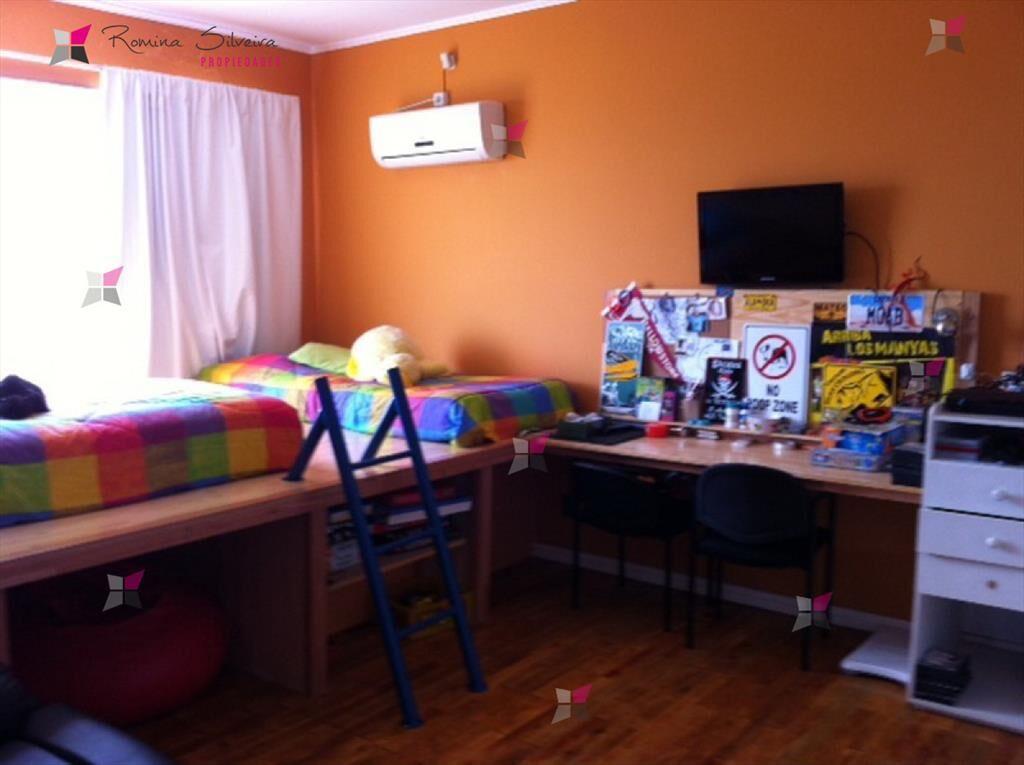 VENTA DE CASA DE 4 DORMITORIOS FRENTE AL MAR EN