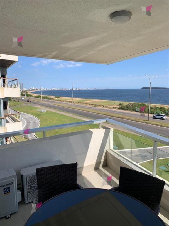 Apartamento en venta Playa Mansa 3 dormitorios
