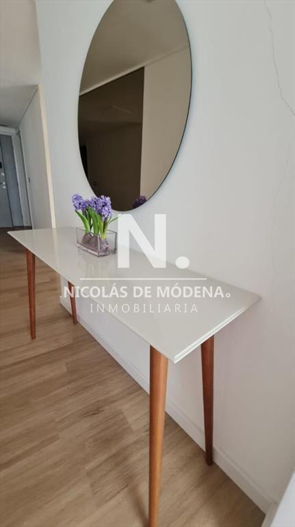 Vende apartamento esquinero con vista al mar de 2
