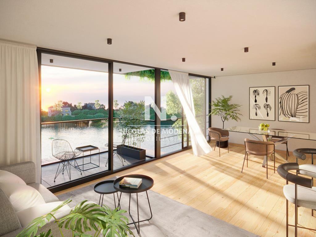 Apartamento de 3 Dormitorios con terraza frente