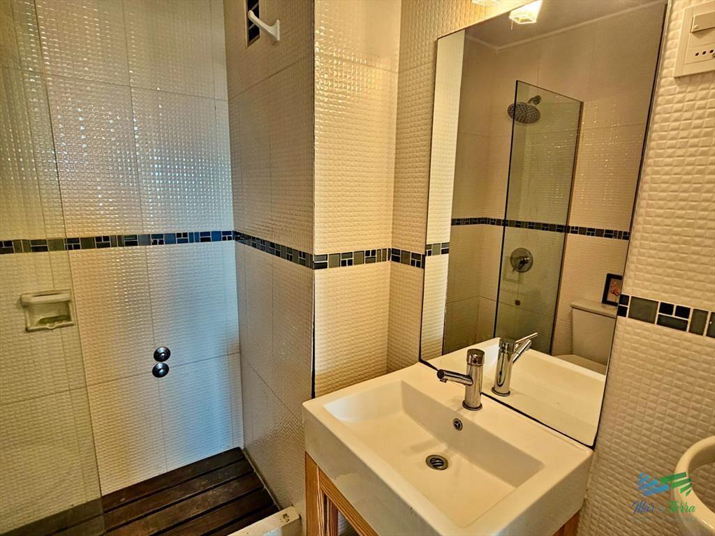 En venta apartamento 2 dormitorios con vista parcial a play